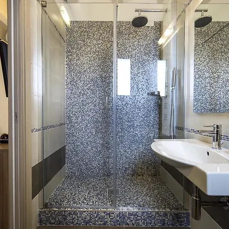 Hollywood***s Hotel Lido di Jesolo