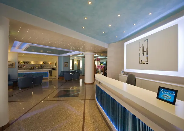 Hotel Hollywood***s