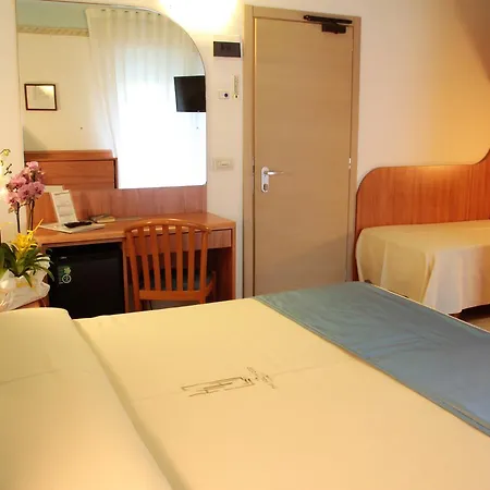 Hollywood***s Jesolo