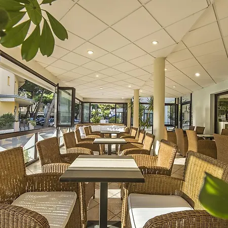 Hollywood***s Hotel Lido di Jesolo